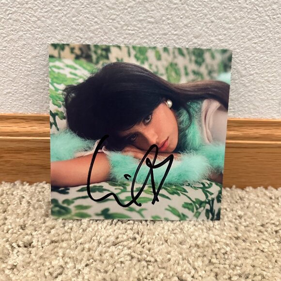 Camila Cabello Familia Autograph - Picture 1 of 2